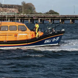 Lifeboat RNLI 13-37 arriving at Invergordon 1st Nov 2020