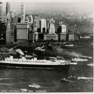 Arrival of the Queen Mary - New York - after maiden voyage