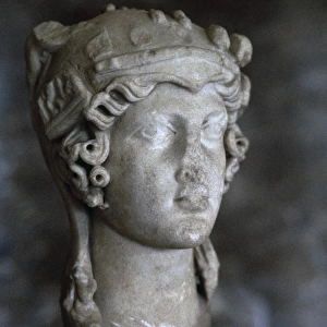 Athena Parthenos. Greek goddes. Roman copy of a Greek work b