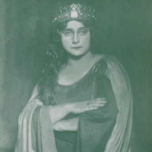 Bella Fortner-Halbaerth as Isolde