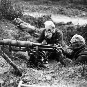 WW1 Print: British Machine Gunners at the Somme, July 1916 WW1 Print: British Machine Gunners at the Somme, July 1916