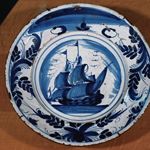 Ceramic dish. 18th century. Spain