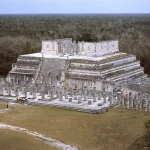 Chichen Itza Print: Temple of the Warriors Pyramid Chichen Itza Print: Temple of the Warriors Pyramid