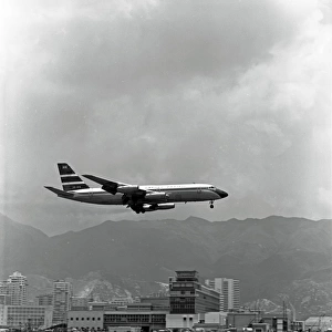 Convair CV880M VR-HFS Cathay Pacific landing Kai Tak - HK