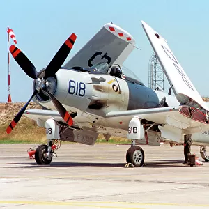 Douglas AD-4NA Skyraider F-AZHK (msn 7802, ex BuAer 127002) Date: circa 1992