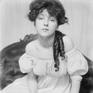 Evelyn Nesbit about 1900 at a time when she was brought to t