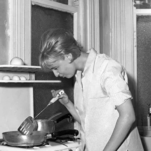 FRYING FOOD 1960S
