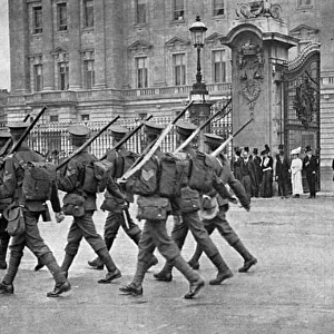 Grenadier Guards in London 1914