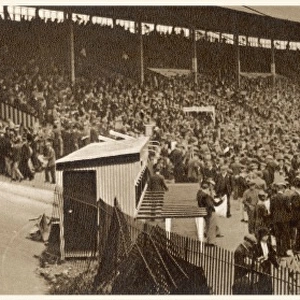 Greyhound stadium in London, 1936