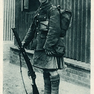 Highlander wearing rainproof hat 1915
