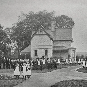 Hull Sailors Orphan Homes - Children at Lodge and Entrance