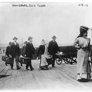 Immigrants arrive in Ellis Island, America
