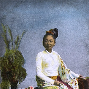 Myanmar - A Shan Beauty - Studio Photographic Portrait