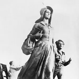 Pioneer Woman Sculpture