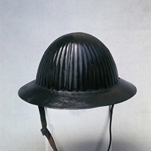 Portuguese field service helmet, WW1
