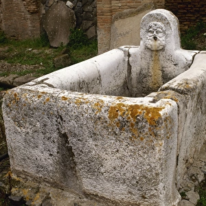 Public fountain. Herculaneum