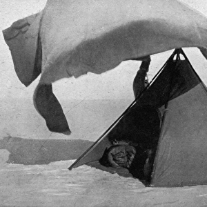 Scott Polar Expedition 1910 - 1912 - pitching tent
