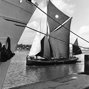 A striking view of the coastal sailing barge Spinaway C