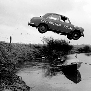 Stuntman attempts to fly car over river
