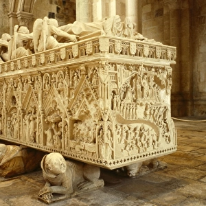 Tomb of Ines de Castro. 14th c. PORTUGAL. Alcoba确