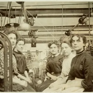 Mill Workers - Spinning Print, Rochdale, Lancashire 1911 Mill Workers - Spinning Print, Rochdale, Lancashire 1911