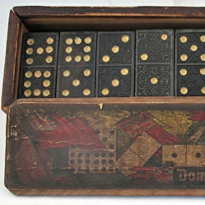 WWI dominoes set with 55 stones and patriotic flags