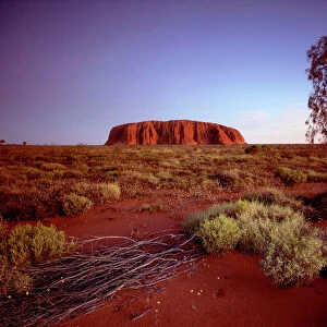 Uluru / Ayers Rock - at sunset - Uluru-Kata Tjuta National Park (World Heritage Area) Northern Territory Australia JLR04815