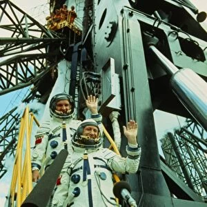 ASTP: Soyuz-19 cosmonauts Leonov & Kubasov