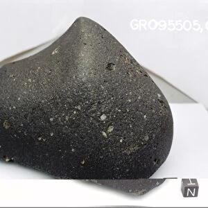 Chondrite meteorite C013 / 7777