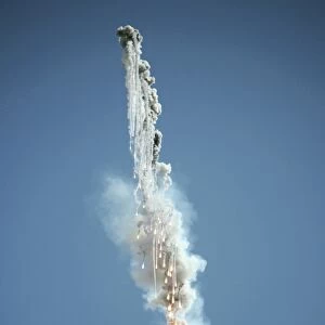 Fighter aircraft dispensing flares
