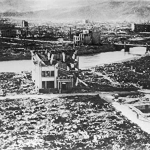 Hiroshima after the atom bomb C017 / 7751