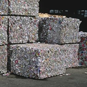 Recycling aluminium cans