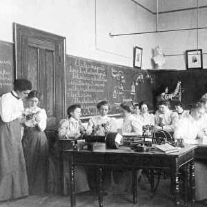 Teaching electromagnetism, circa 1899 C014 / 0454