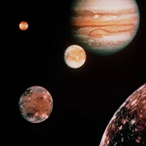 Voyager mosaic of Jupiter & its 4 Galilean moons R370 / 0003