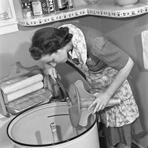 Washing machine, 1940s C016 / 2552