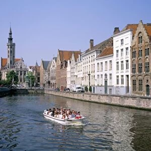 Boat trips along the canals, Bruges (Brugge), UNESCO World Heritage Site, Belgium, Europe