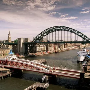 Brücken über den Fluss Tyne in Newcastle-upon-Tyne im Grafschaft Tyne und Wear in England Brücken über den Fluss Tyne in Newcastle-upon-Tyne im Grafschaft Tyne und Wear in England