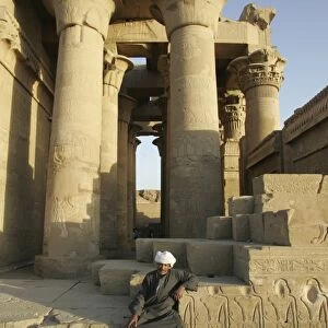 The caretaker, Kom Ombo temple, Egypt, North Africa, Africa