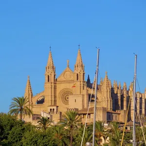 Cathedral and Harbour, Palma, Mallorca, Spain, Europe