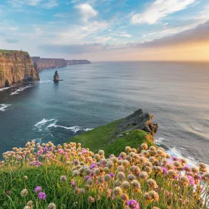 Popular Themes Canvas Print Collection: Cliffs of Moher