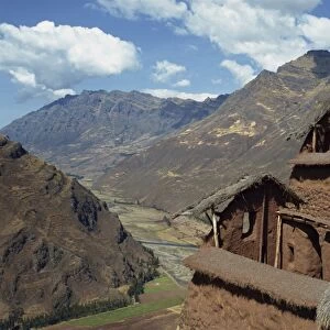 Community food storehouses at an Inca site in the Urubamba Valley