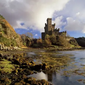Dunvegan Castle Print, Isle of Skye Dunvegan Castle Print, Isle of Skye