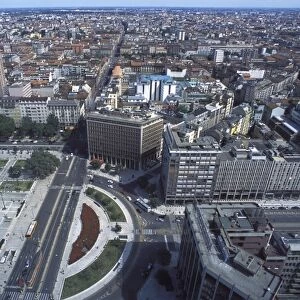 Elevated view over Duca D Aosta Square, Milan, Lombardy, Italy, Europe