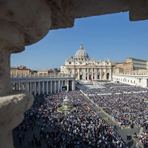 A General view of St. Peters Square during a Canonization Mass, Vatican City, Rome