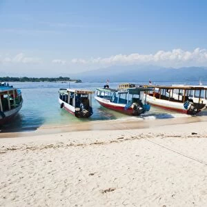 Gili Trawangan harbour, traditional Indonesian boats moored up, Gili Islands, Indonesia, Southeast Asia, Asia