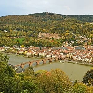 Heidelberg, with Heidelberg Castle on the hill and the Old Bridge over River Neckar, Baden-Wurttemberg, Germany, Europe