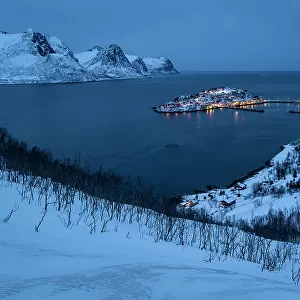 Husoy at dusk, Senja, Troms og Finnmark, Norway, Scandinavia, Europe