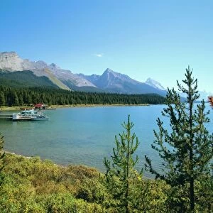Maligne Lake, Jasper National Park, Rocky Mountains, Alberta, Canada