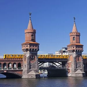 Oberbaum Bridge between Kreuzberg and Friedrichshain, Metro Line 1, Spree River, Berlin
