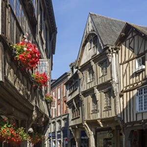 Rue de l Apport, old town, Dinan, Brittany, France, Europe